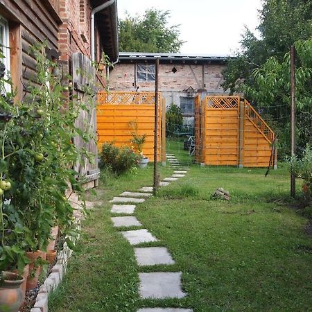 Neu Fewo Im Bauernhaus Mit Idyllischem Innenhof Und Naturgarten Mesekenhagen Ngoại thất bức ảnh