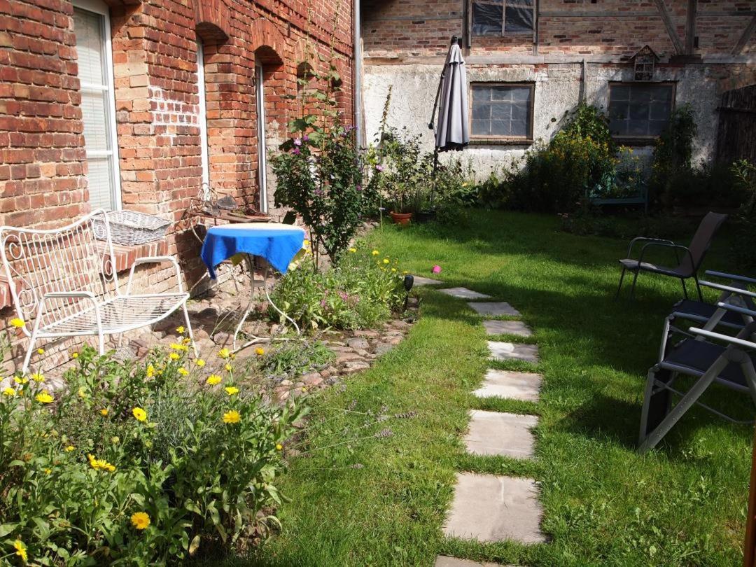 Neu Fewo Im Bauernhaus Mit Idyllischem Innenhof Und Naturgarten Mesekenhagen Ngoại thất bức ảnh