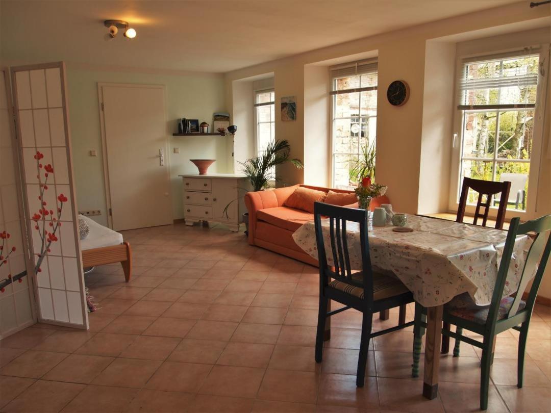 Neu Fewo Im Bauernhaus Mit Idyllischem Innenhof Und Naturgarten Mesekenhagen Ngoại thất bức ảnh