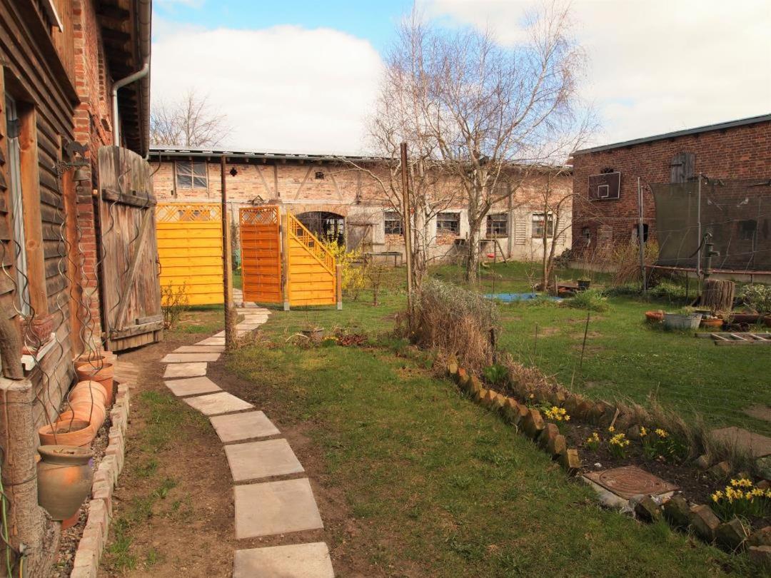 Neu Fewo Im Bauernhaus Mit Idyllischem Innenhof Und Naturgarten Mesekenhagen Ngoại thất bức ảnh